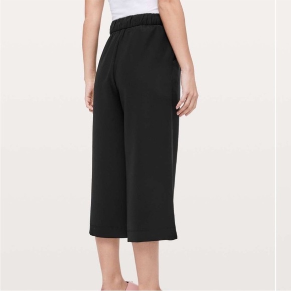 Lululemon Noir Crop Black Crepe Pant Size 4 - Picture 3 of 7